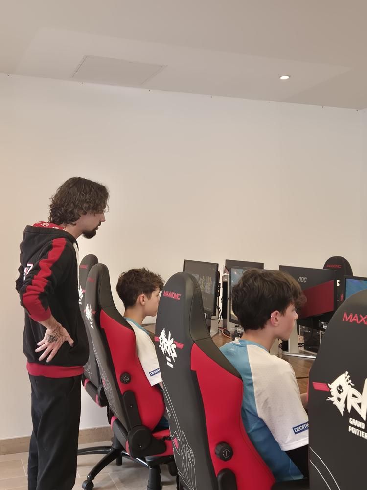 cours en club à la médiathèque de Poitiers
