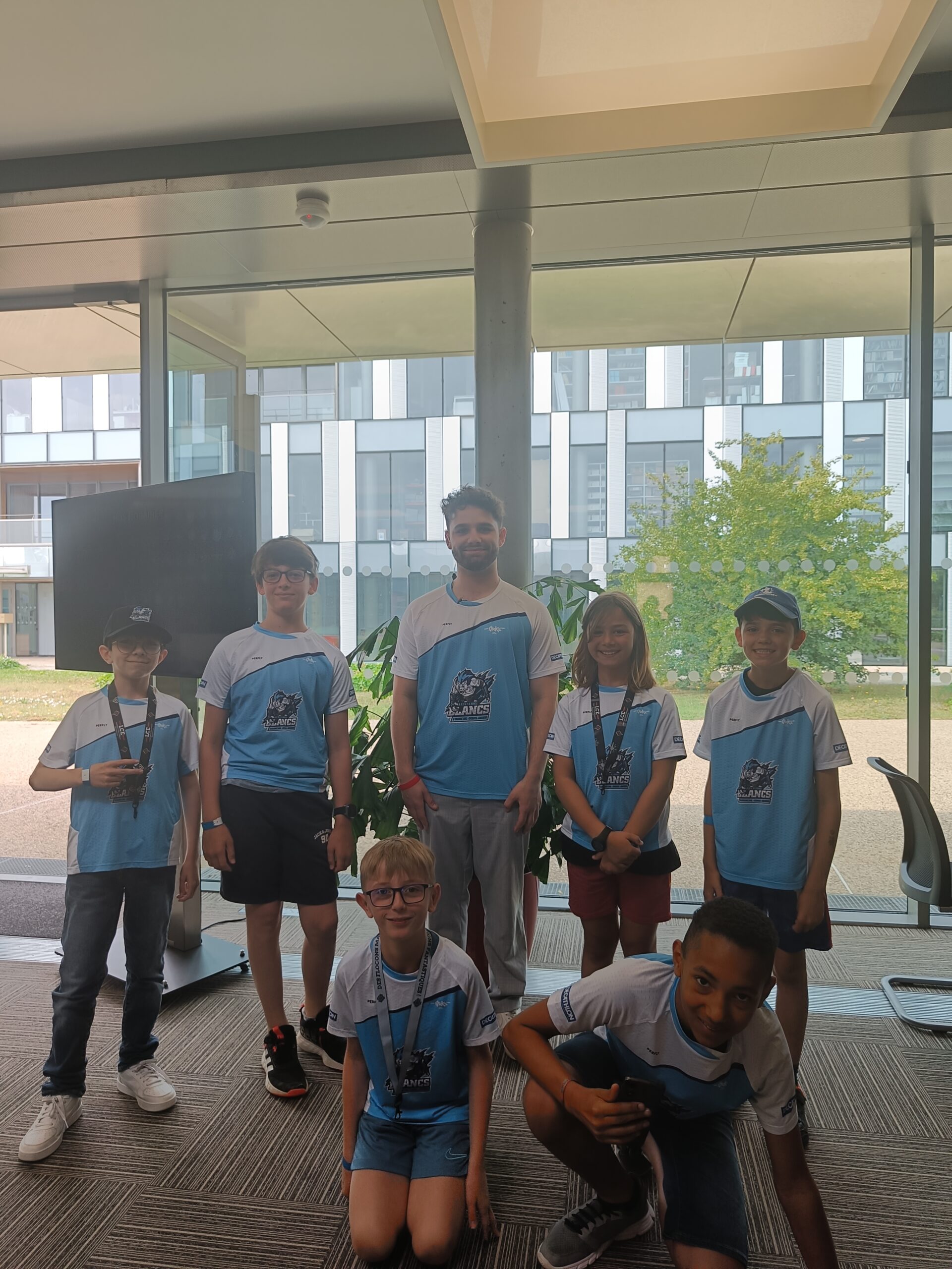 jeunes du club d'esport les Lycans Blancs
